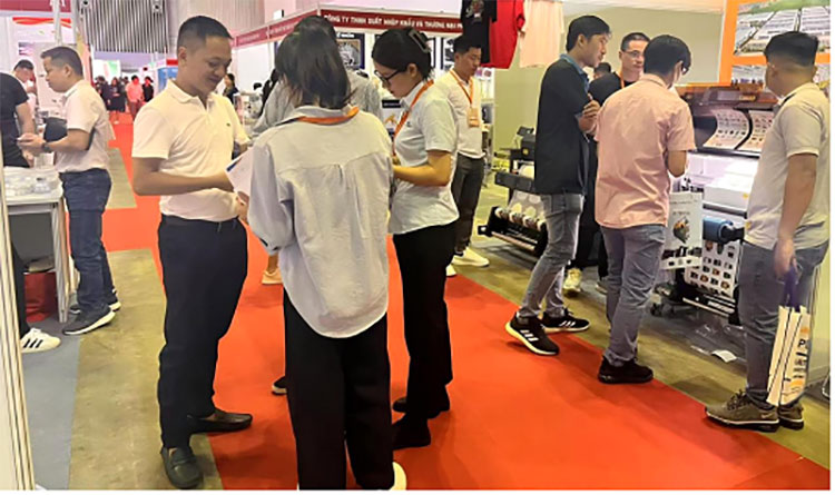 Hefei Preworld Perù Expo: fioriscono i prodotti caldi, il PVC personalizzato e gli acrilici a specchio scatenano la frenesia degli acquisti in America Latina